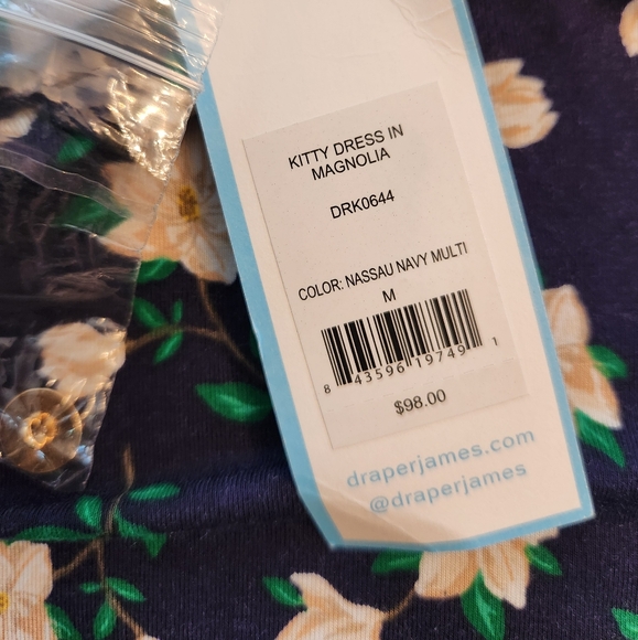 NEW Draper James Kitty Dress in Magnolia Size Medium - Picture 7 of 9